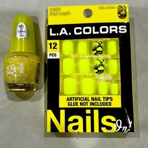 Beautiful Bright Yellow artificial nail tips 🟡.A bottle of gel like polish.